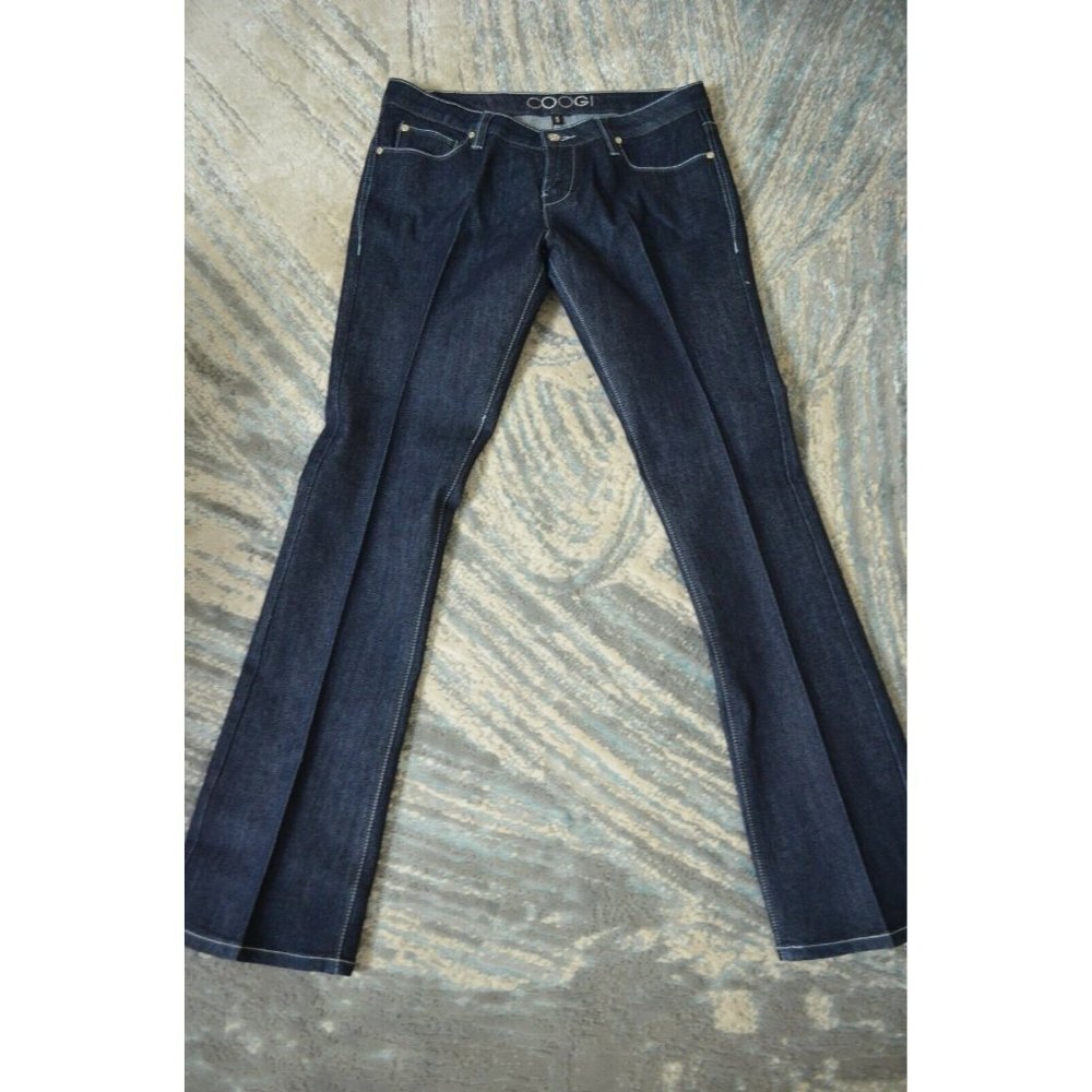 COOGI Women's Stretch Embroidered Blue bootcut pants Jeans 9/10‎